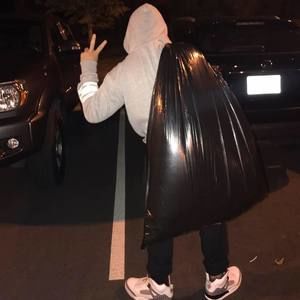 Meet your Posher, Trong